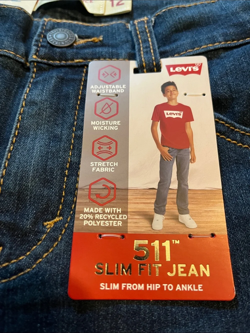 Levi's Slim Fit Jeans in Dark Blue with Contrast Stitching